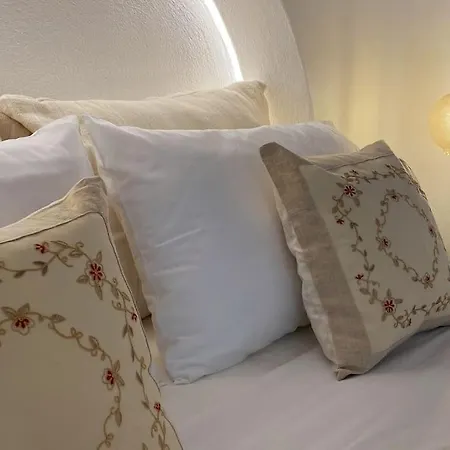 Spiti Stou Chiou Nyaraló Ajía Ána